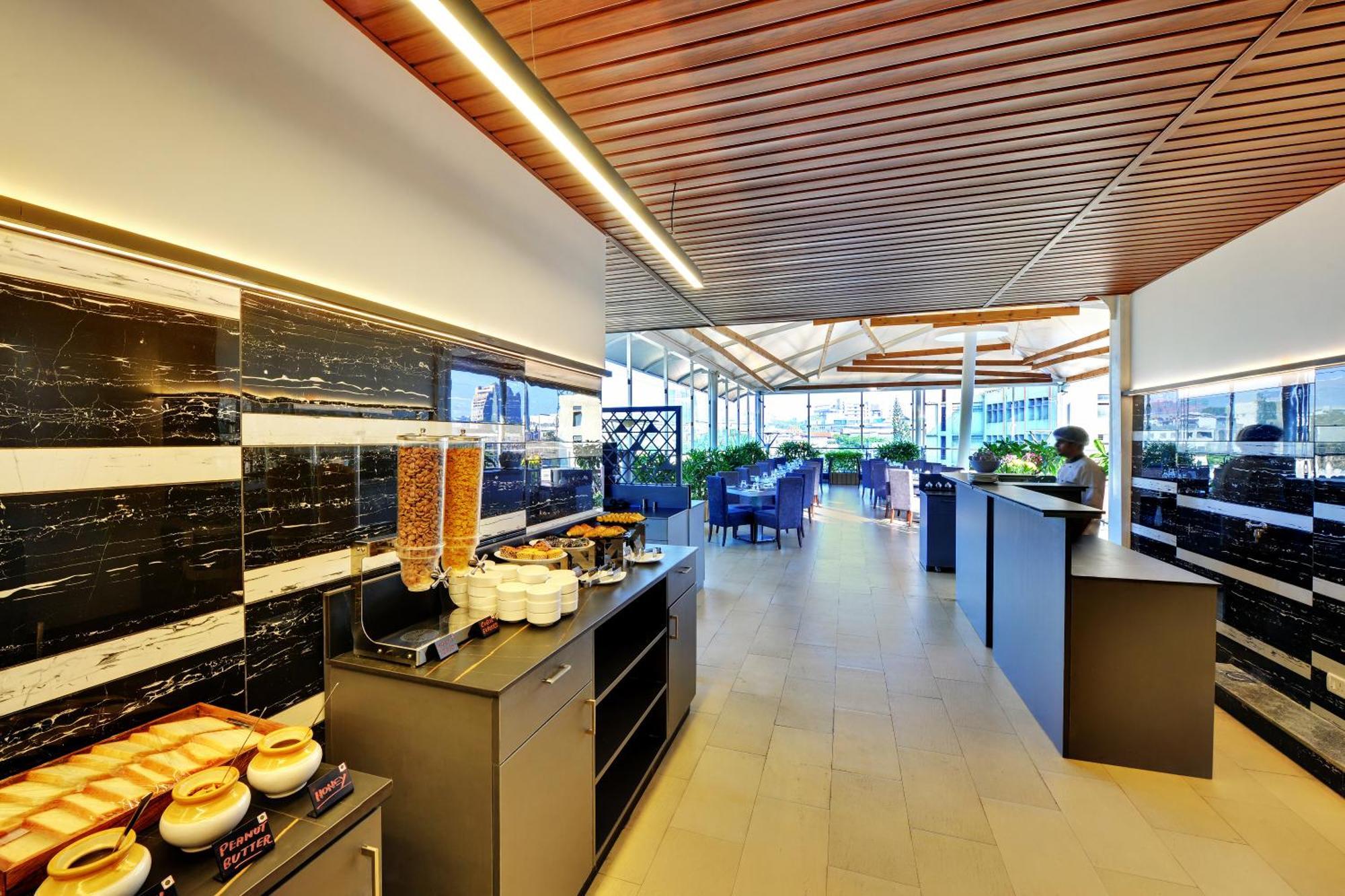 Iris The Business Hotel Bangalore Luaran gambar